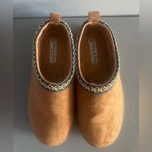 Olivia & Kate New York tan faux-suede slip-on clogs decorative braided trim 8.5